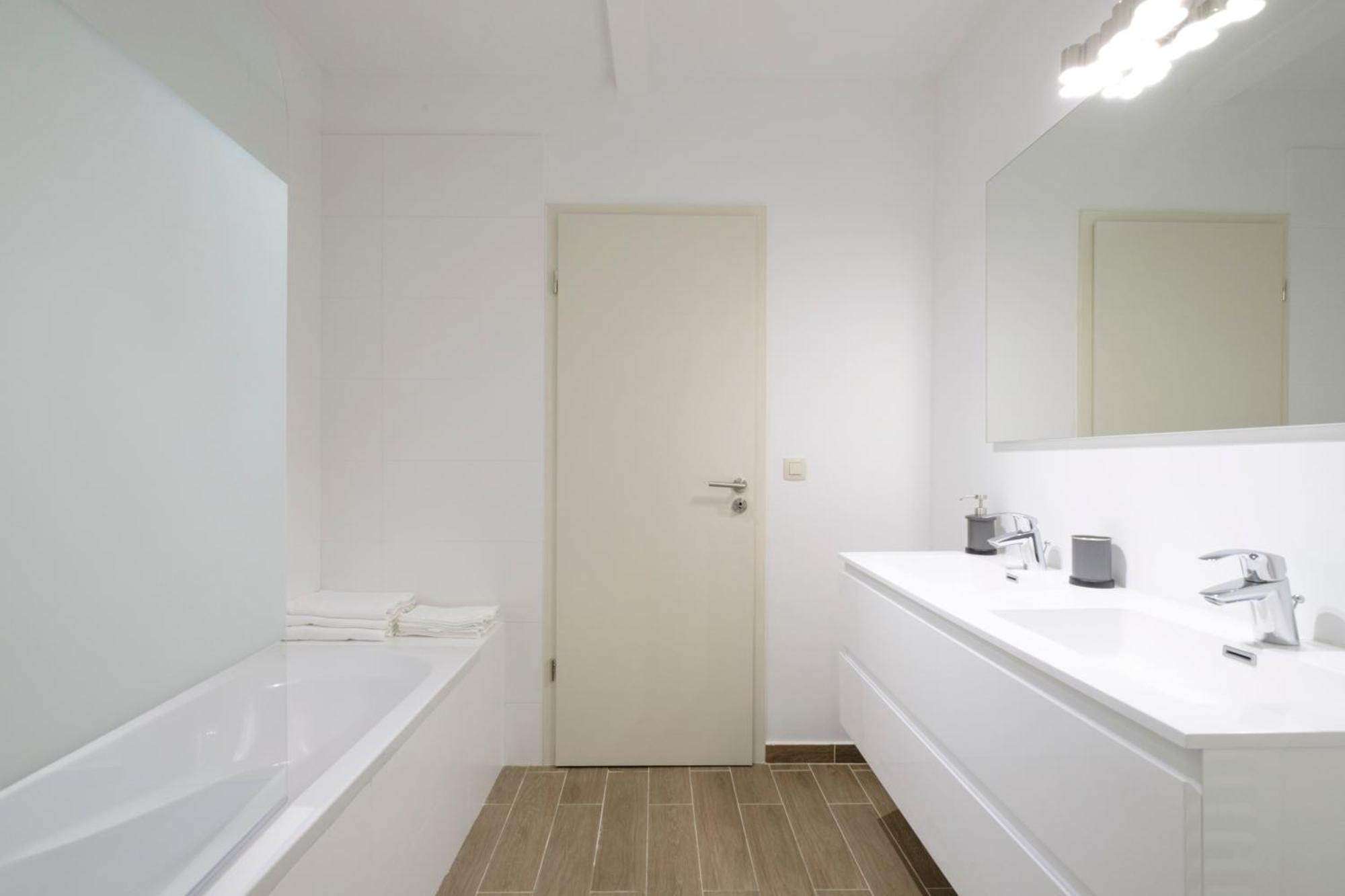 Apartamento The Doms Flats Bruselas Exterior foto